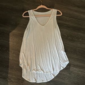 Blu Pepper sleeveless blouse - white - v neck - size M